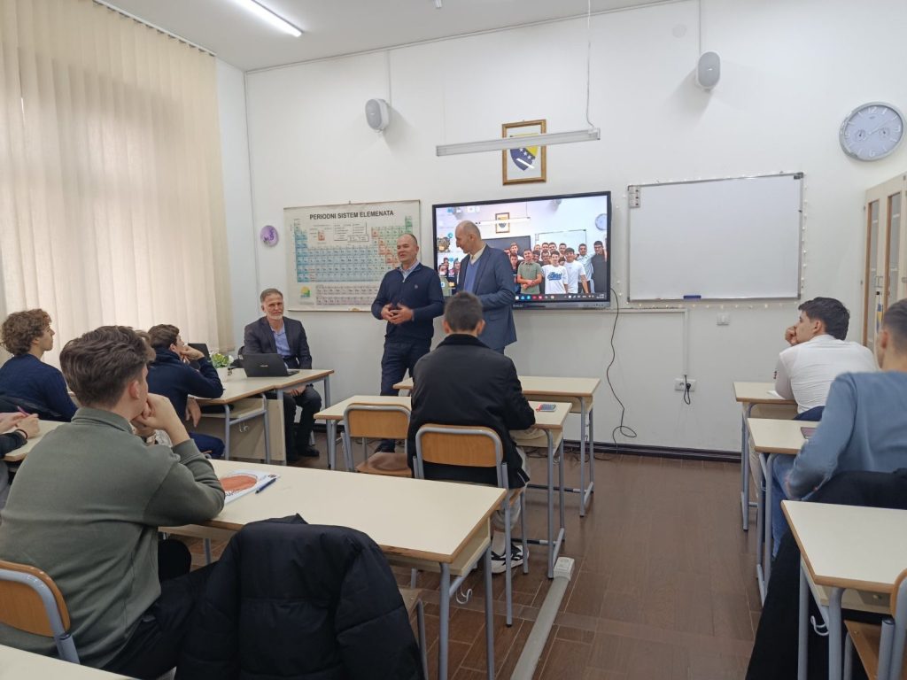 Edukacija mladih o AI i medijskoj pismenosti
